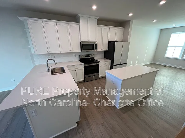 4730 Chastain Ave — Photo 7