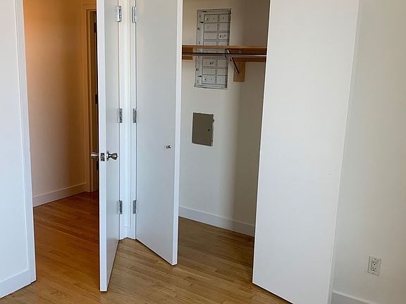 5th image of 342 Eldert St #U401