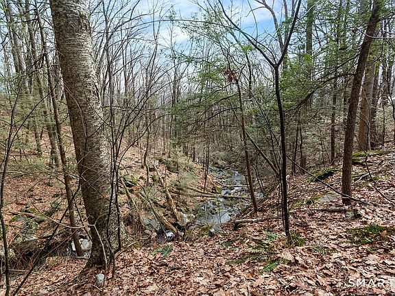 3rd image of 8 Chimney Hill Road