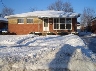 20849 Bayside St, Saint Clair Shores, MI 48081