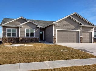 3803 NW Applewood Ct, Ankeny, IA 50023