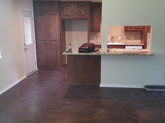 5th image of 309 Halifax Ct