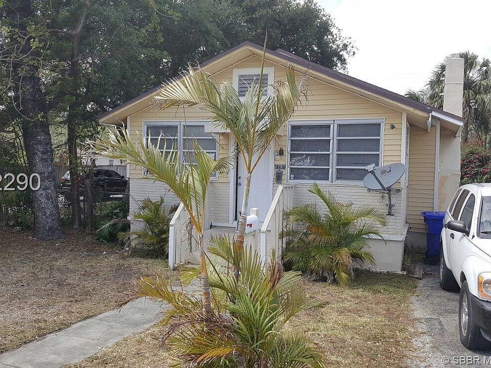 1st image of 2751 Dewey St #0
