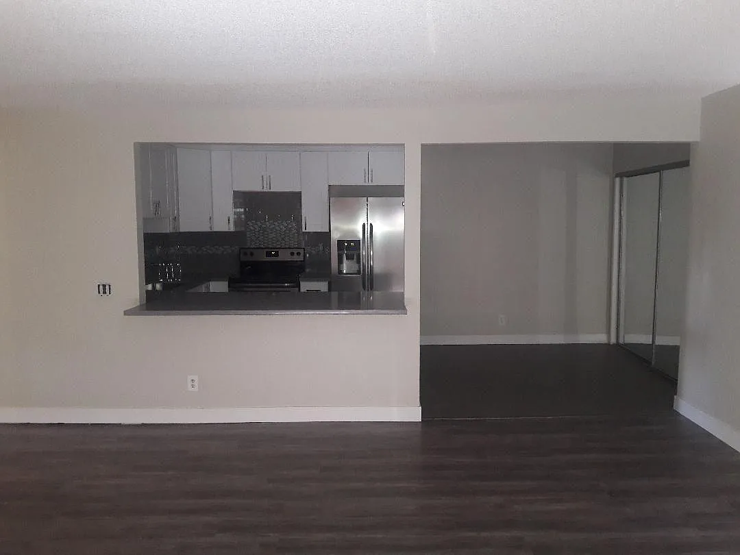 3 bed, 1300 sqft, $3,495 — Photo 1