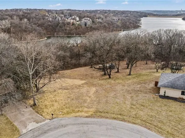 6501 NW Valley View St, Kansas City, MO 64152