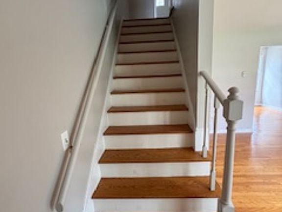 4th image of 700 Skyline Cir #1