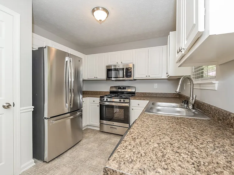 1783 Graystone Dr — Photo 7