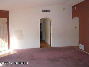 4th image of 6131 S Avenue Du Printemps