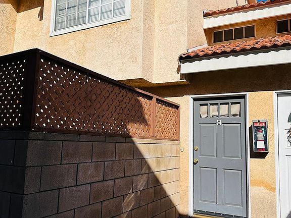 2nd image of 10331 Downey Ave #C