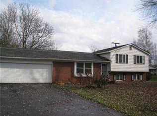 9335 Rawsonville Rd, Belleville, MI 48111