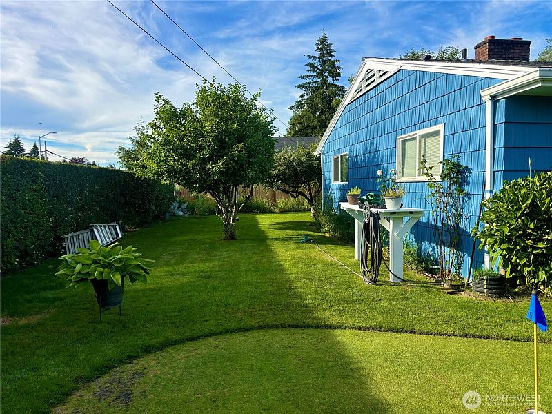3rd image of 1323 Violet Meadow Street S