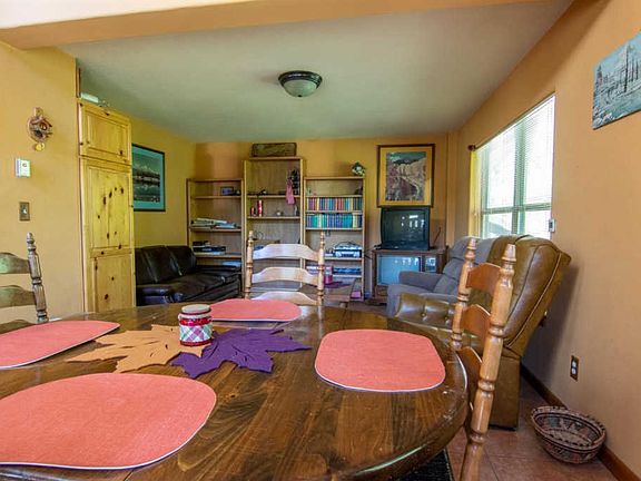 4th image of 853 Elsie Ave