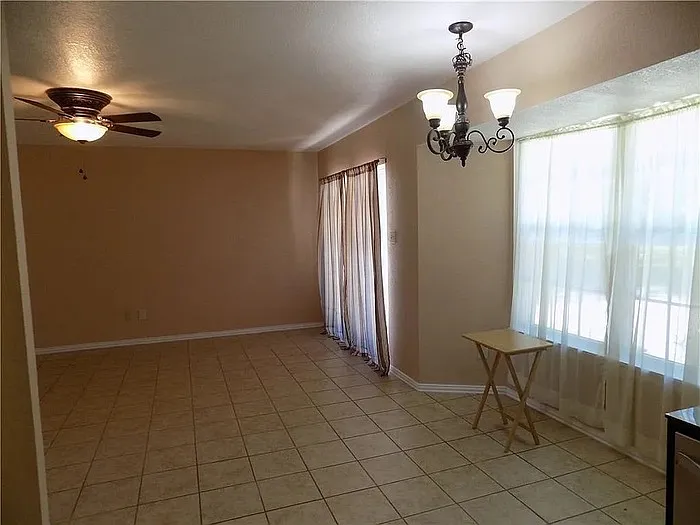 8402 Leesburg Cir — Photo 16