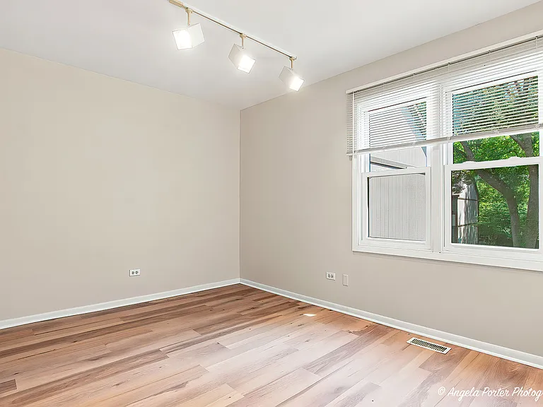 246 Shadowbend Dr — Photo 21