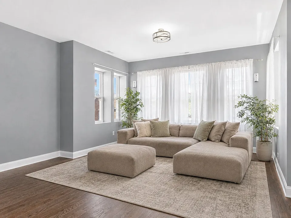 846 N Hamlin Ave #2