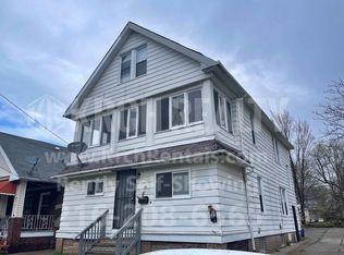 715 E 160th St #2, Cleveland, OH