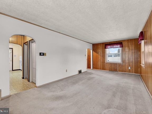 5th image of 825 Bellefonte Ave