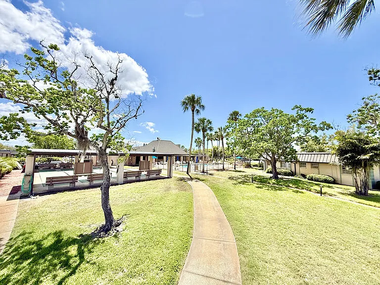 4411 Rustic Dr #1 — Photo 46