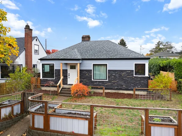 3717 G St, Vancouver, WA 98663