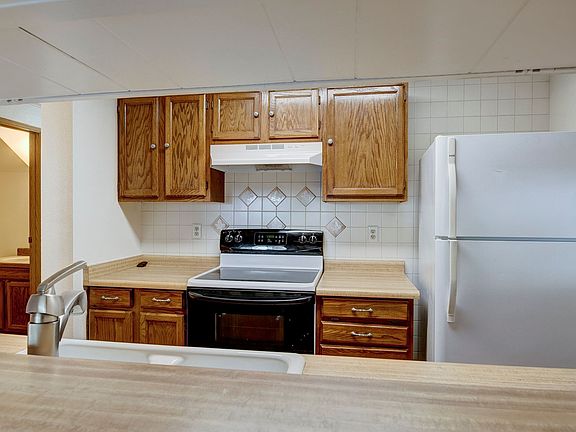 2nd image of 690 NW Atalanta Way APT B5