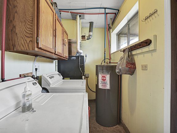 5th image of 15817 Elmira St