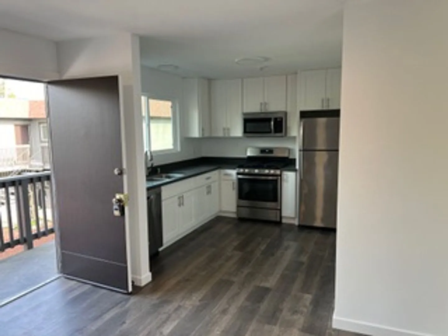 Olof Street Apartments — Photo 3