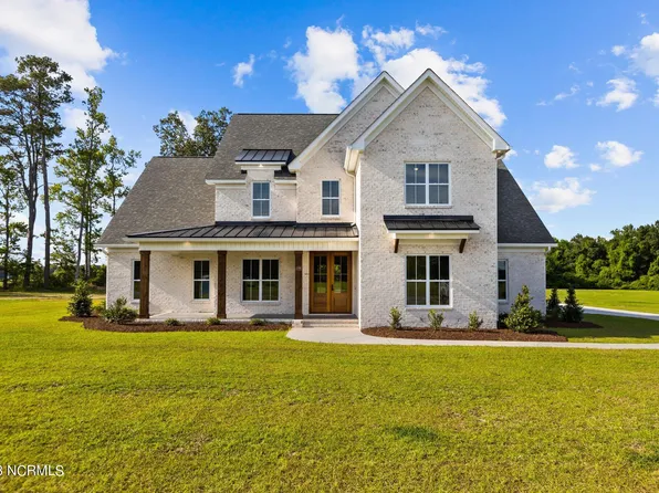 1399 Fox Hollow Drive, Ayden, NC 28513