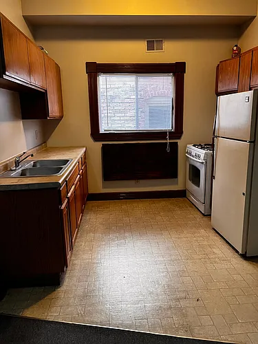 2225 S Kinnickinnic Ave #2 Photo 1
