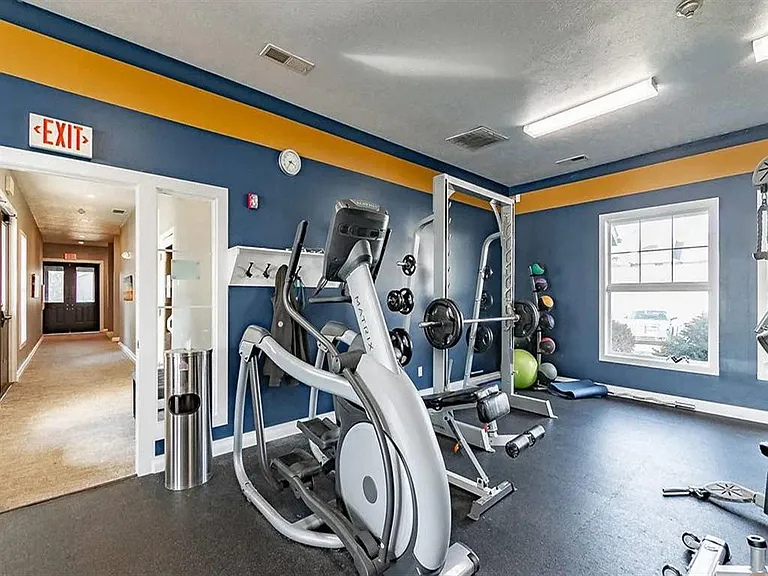 Elevate on Main — Photo 12
