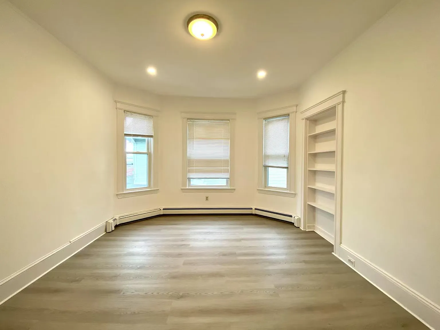 4 bed, 1500 sqft, $3,850 — Photo 4