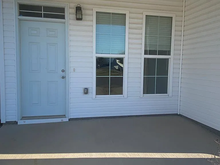 187 Thoroughbred Dr — Photo 2