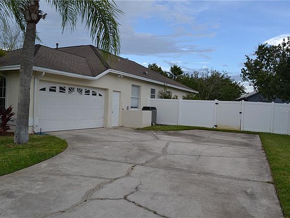 2nd image of 437 Fairway Pointe Cir