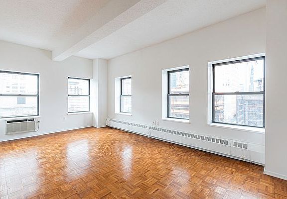 5th image of 360 W 34th St APT 7T