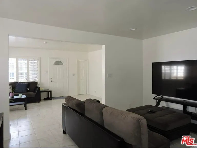 3228 Perlita Ave — Photo 7