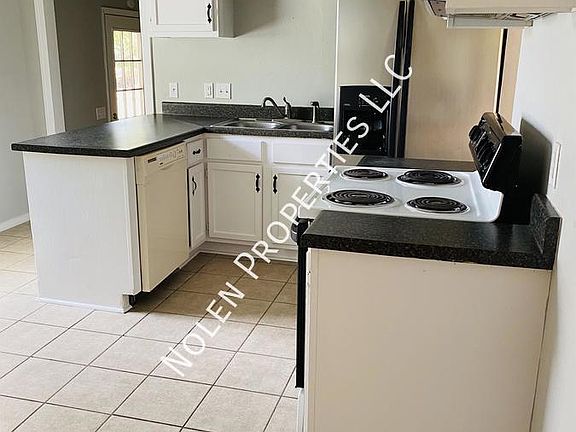 5th image of 3812 SE 24th St