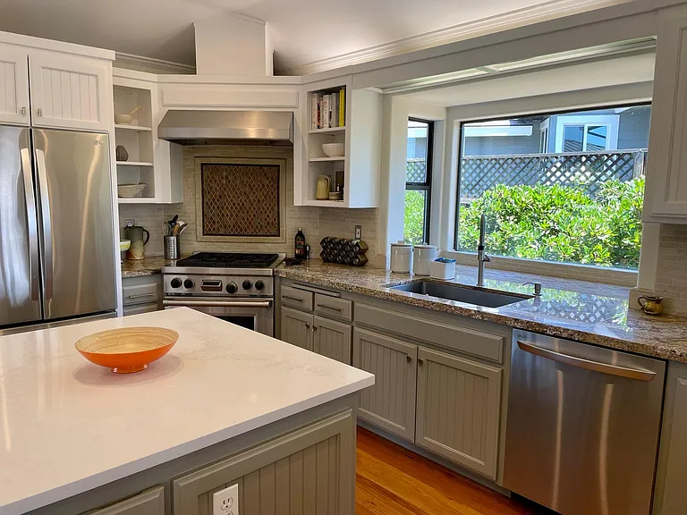 Samantha Ct — Photo 21