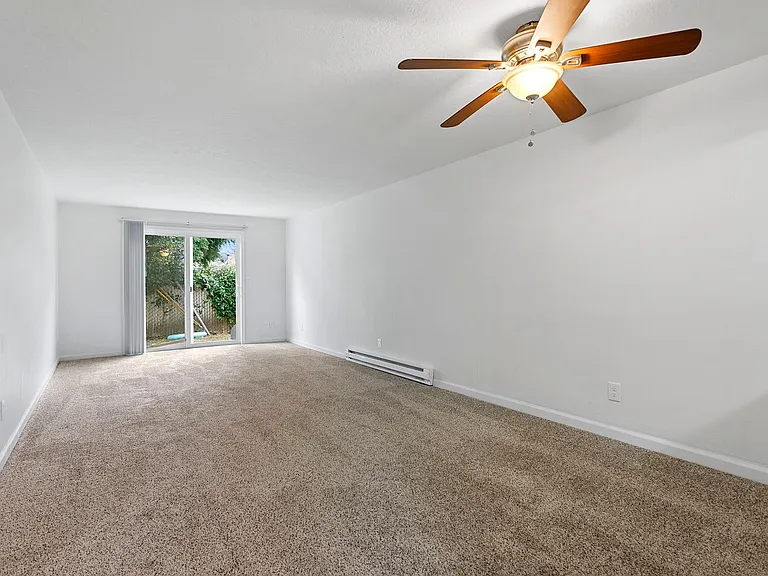 Fairway Apartments — Photo 18