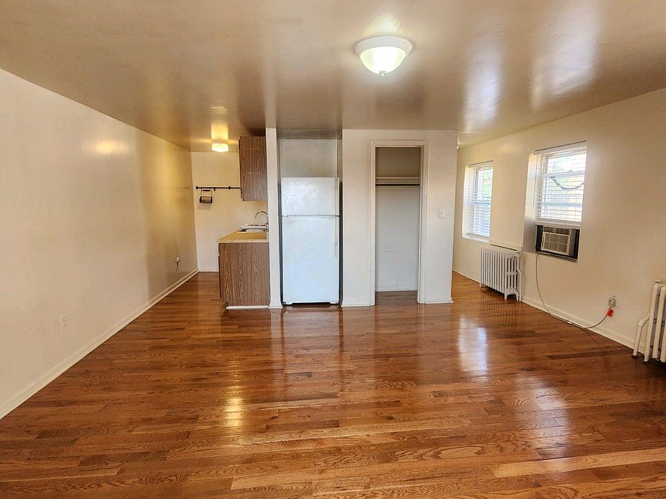 1st image of 869 Hollins St #2R