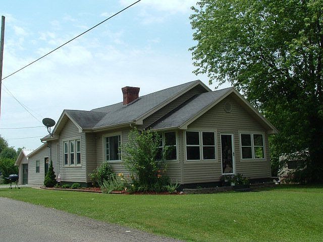 1st image of 420 Oak St