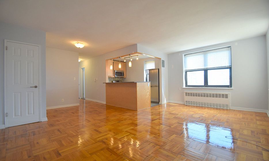 Harbor House - Living Room - H35-05J