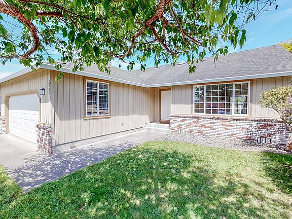 2nd image of 2295 Silverbrook Ct