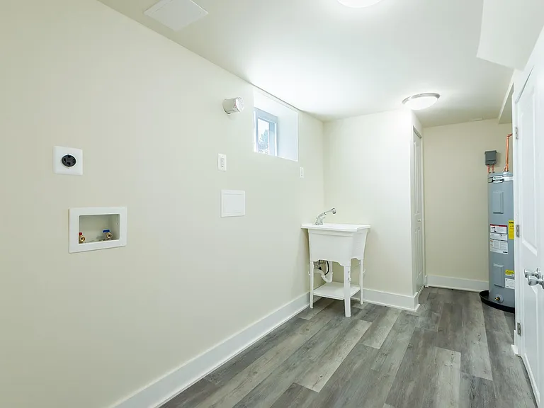 105 Meadow Rd — Photo 3