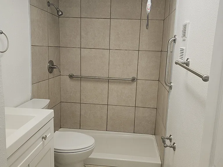 2501 Harn Blvd #H10 — Photo 4