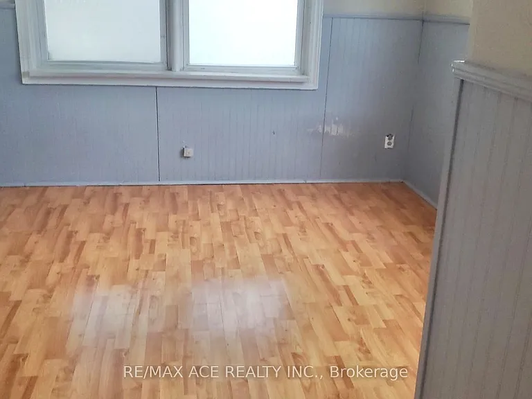 7098 Goreway Dr — Photo 7