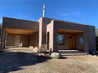 4 Calle De Lf, Arroyo Hondo, NM 87513