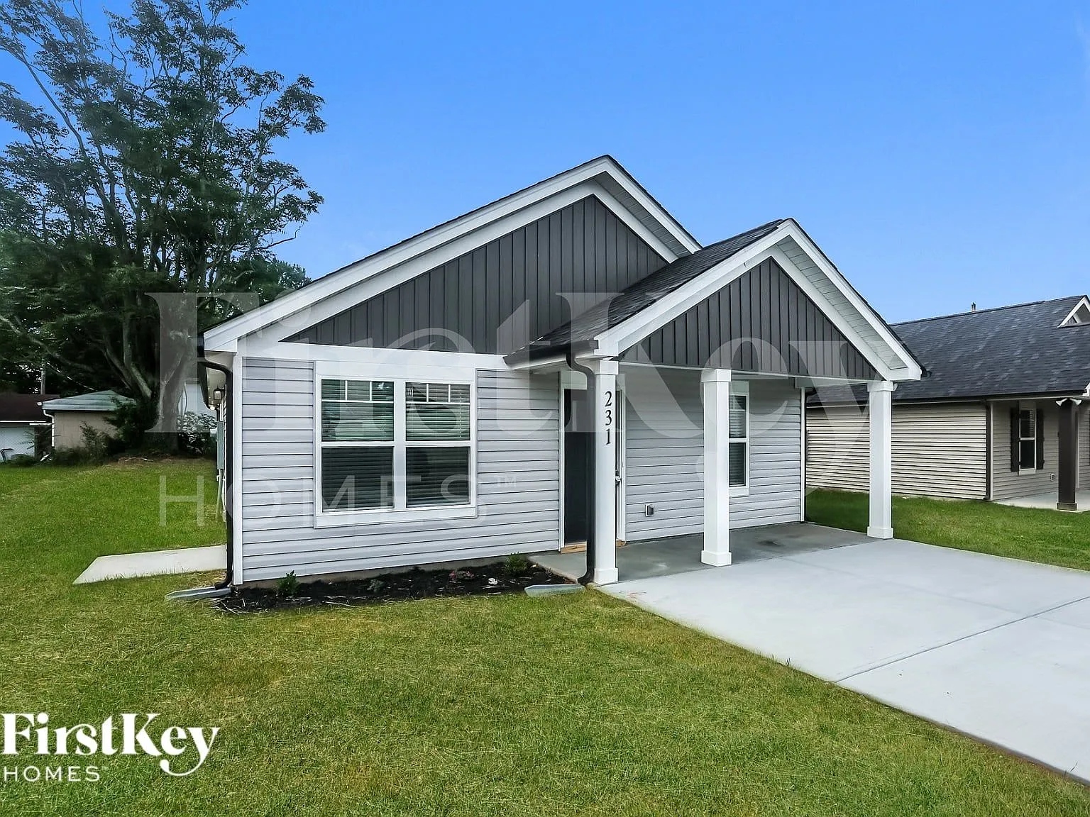 3 bed, 2.0 bath, 1204 sqft, $1,940 — Photo 2