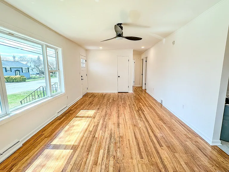 52 Dewey St — Photo 3