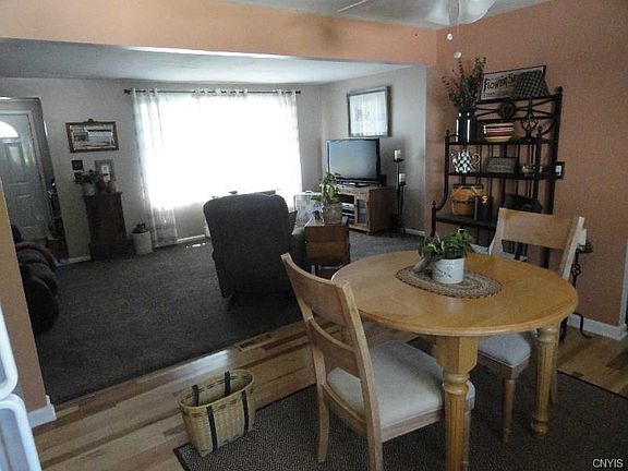 5th image of 215 Bury Dr