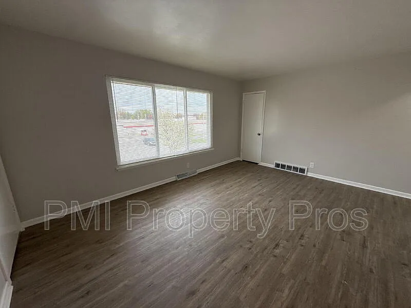2 bed, 1.0 bath, 816 sqft, $1,140 — Photo 4