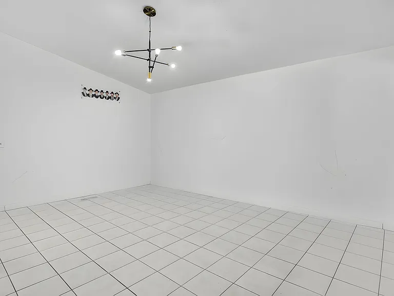 7690 Solimar Cir — Photo 13